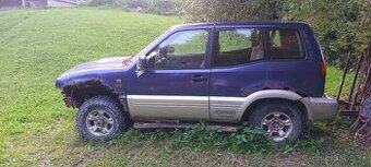 Nissan Terrano II - 1