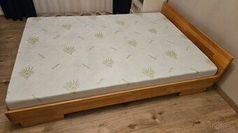 Postel 140x200 (masív) + matrac