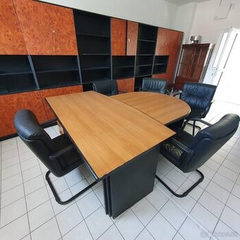 Predám kancelárske stoly a stoličky