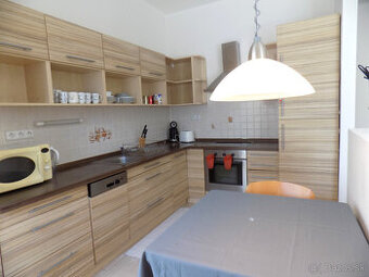 Tehlový 2-izbový byt, Kasárenské námestie, pri OD URBAN, cen