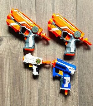 Pištole NERF a X-shot