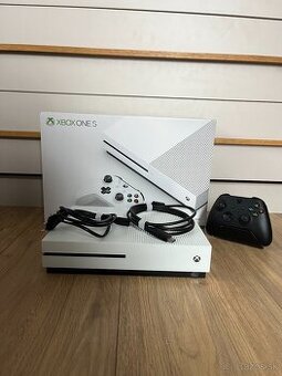 Xbox One S 1TB + ovládač + dokovacia stanica