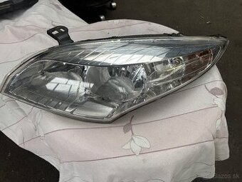 Ľavé halogénové svetlo Renault Megane 3