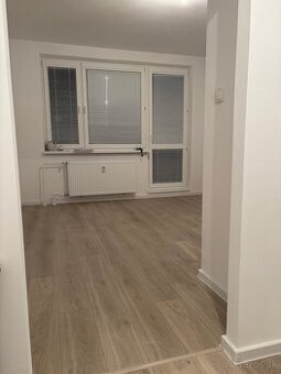 Dvojgarsonka, Petrzalka Znievska, komplet rekonstrukcia - 1