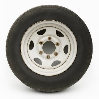 235/75R15 disk s pneu