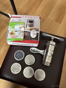 Strojček na cestoviny