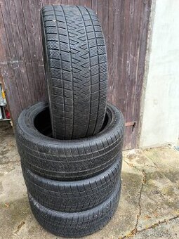 255/45 R20
