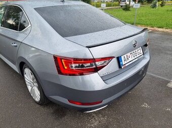 SKODA SUPERB 3 spoiler kridlo lipko na kufor