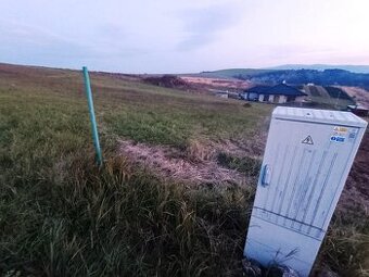 Na predaj pozemok na výstavbu Rodinného domu - Chmeľovec