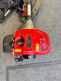 Krovinorez Hecht 142 BTS