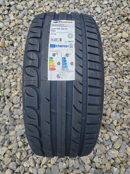 Letné pneu TAURUS 245/40 r19 - nové