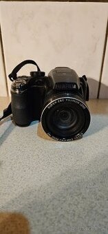Predam digitalny fotoaparat FUJIFILM