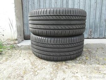 225/35 R18