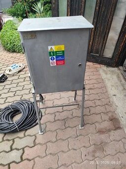 Predám elektricku rozvadzaciu skriňu - 1