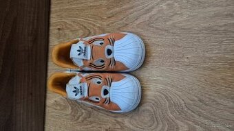 Adidas velkost 25 nosene