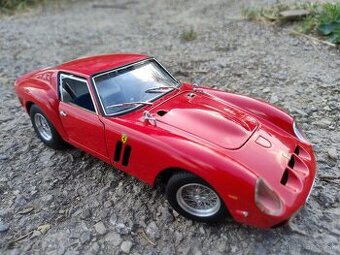 Predám Ferrari 250 GTO 1962, 1:18 Mattel Hot Wheels.