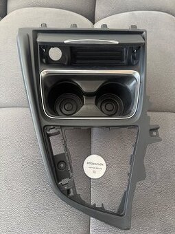 Predám stredový panel BMW F30/F31