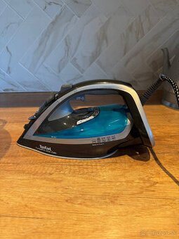 žehlička Tefal a žehliaca doska Vileda