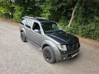 Nissan Pathfinder 2,5 dCI 4x4 , 7 miestny