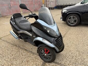 Piaggio mp3 400