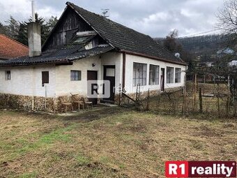 Starý rodinný dom s veľkým pozemkom výmery 1 505 m2, intravi