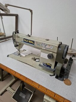 Priemyselný šijací stroj značky Global