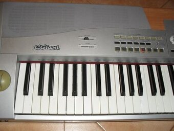 Digitální piano SP-5500 na díly
