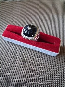 Zlatý prsteň s diamantmi