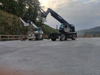 Manitou mrt teleskopické manipulátory.