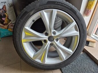 225/45R17 na diskoch Seat