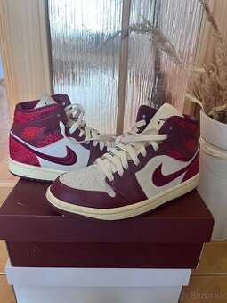 NIKE AIR JORDAN MID ČERVENÉ 38