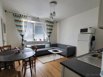 Útulný 2-izbový apartmán s terasou a záhradkou