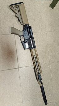 Airsoftová zbraň M4 Hybrid - piesková TAN, celokov, EBB