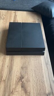 PLAYSTATION 4