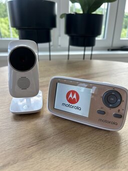 Video baby monitor Motorola MBP483