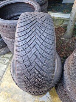 Predám zimné pneu Hankook 225/45r17