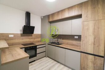 1/2 PROVÍZIA Krásny 2-izb. byt s PARK.MIESTOM a BALKÓNOM v