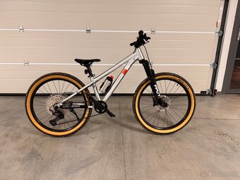 Detsky horsky bicykel early rider hellion 24