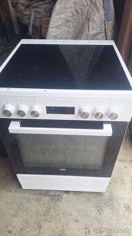 Sporak Beko sklokeramika