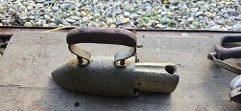 Staré žehličky 3ks