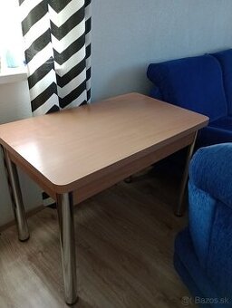 Kuchynský stôl