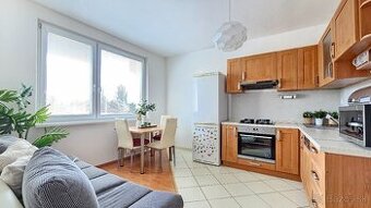 PRÍJEMNÁ 2 GARSÓNKA - NEZÁBUDKOVÁ, RUŽINOV, BRATISLAVA