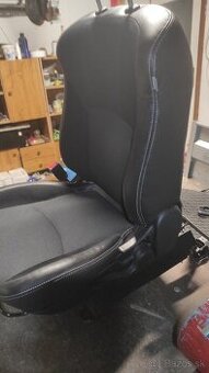 Sedadlá z Peugeot 4007