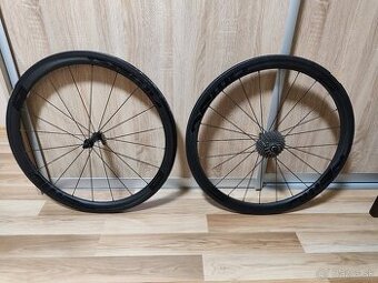 Cestné karbónové ráfkové kolesá Ffwd F4R