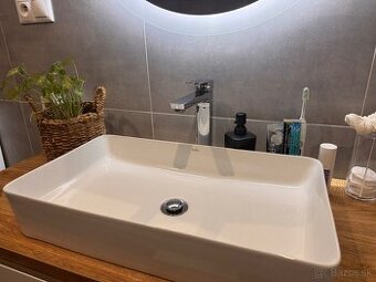 Voľne stojace umývadlo s batériou