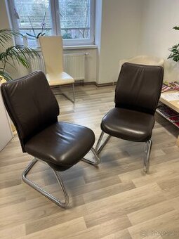 PREDÁM 2 hnedé stoličky