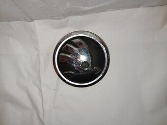 predny znak skoda 8cm 5j0853621a 30€