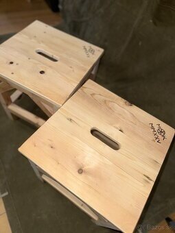 Drevená stolička / štokrle z masívu