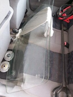 Škoda 105,120 prvé typy Užo, žehlička Predné a zadné šklo