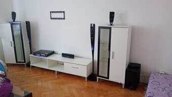 Domáce kino aj obyvacie steny